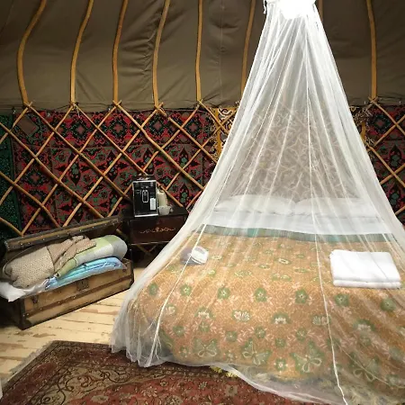 Romantic Yurt In Nature Reserve With Jacuzzi Anversa Degli Abruzzi