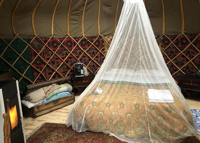 Romantic Yurt In Nature Reserve With Jacuzzi Anversa Degli Abruzzi